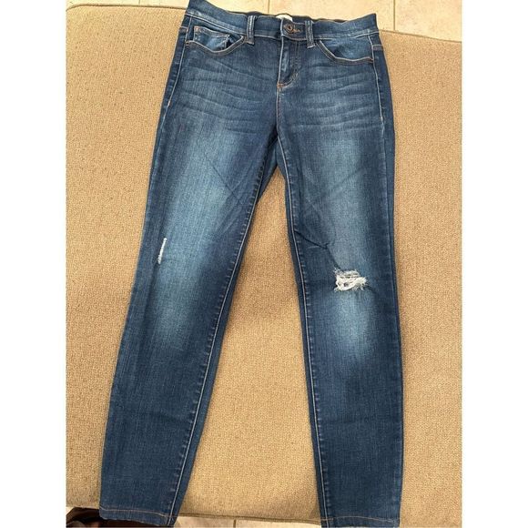 Sneak Peek Midrise jeans - Picture 8 of 13